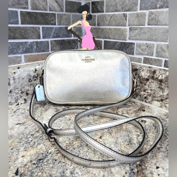 COACH SILVER CROSSBODY IN PEBBLE LEATHER EUC - Picture 1 of 16